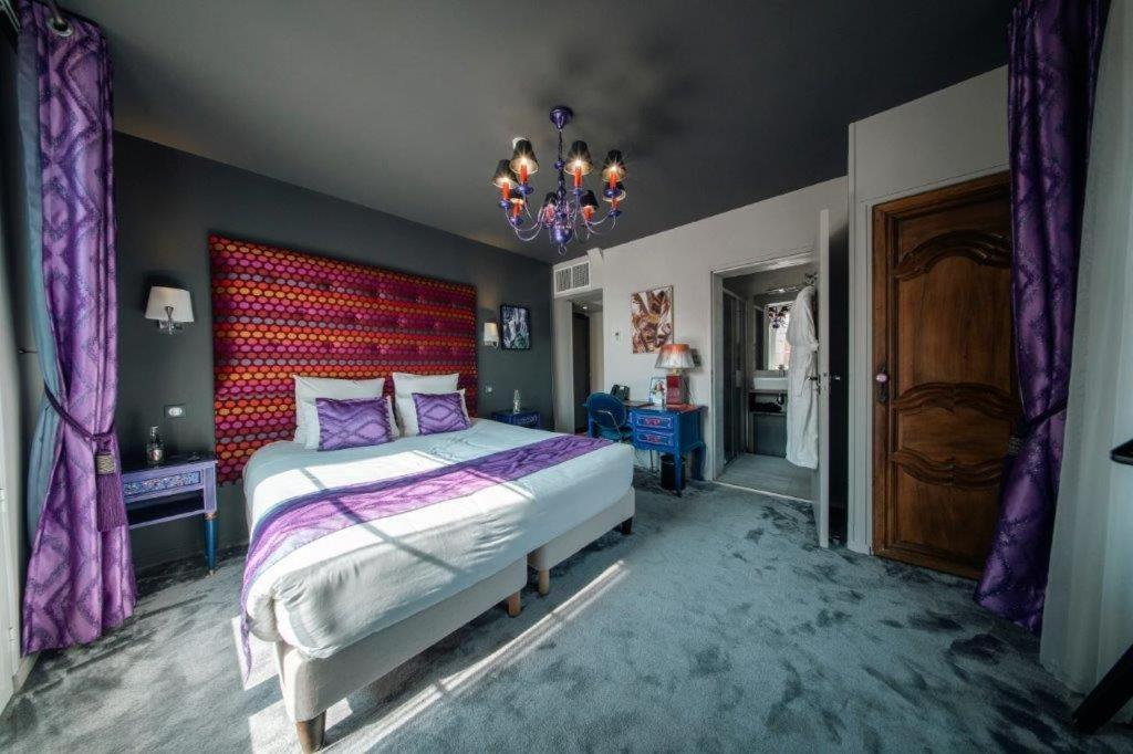 Brit Hotel Privilege Lisieux - La Villa Des Arts Екстер'єр фото