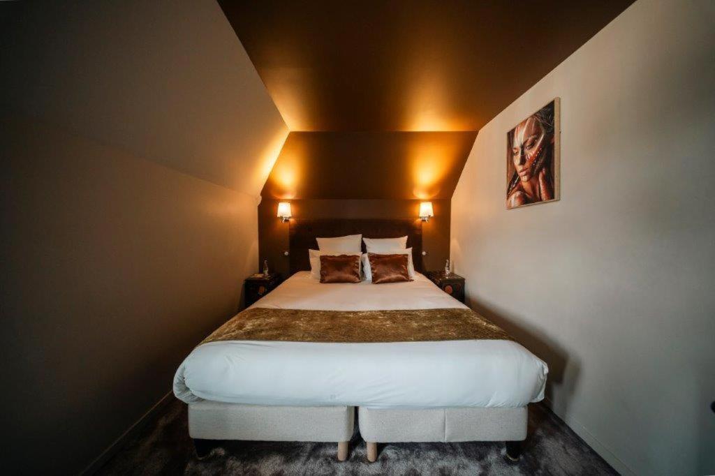 Brit Hotel Privilege Lisieux - La Villa Des Arts Екстер'єр фото