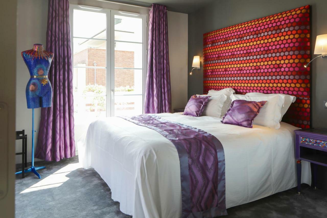 Brit Hotel Privilege Lisieux - La Villa Des Arts Екстер'єр фото