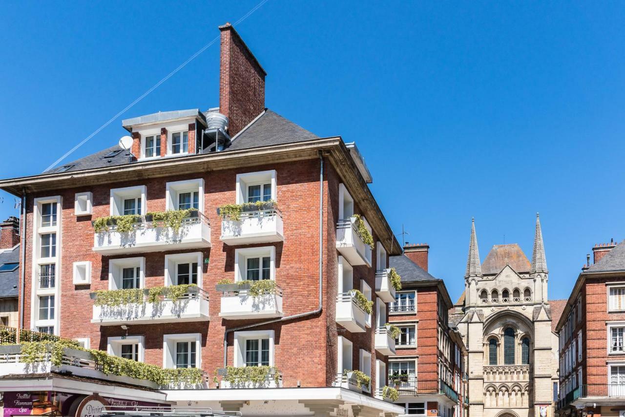 Brit Hotel Privilege Lisieux - La Villa Des Arts Екстер'єр фото