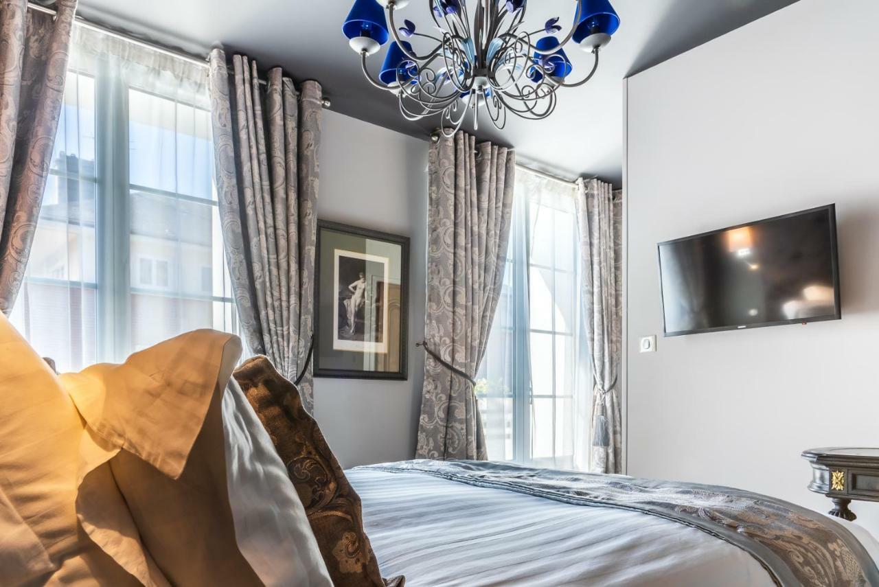 Brit Hotel Privilege Lisieux - La Villa Des Arts Екстер'єр фото