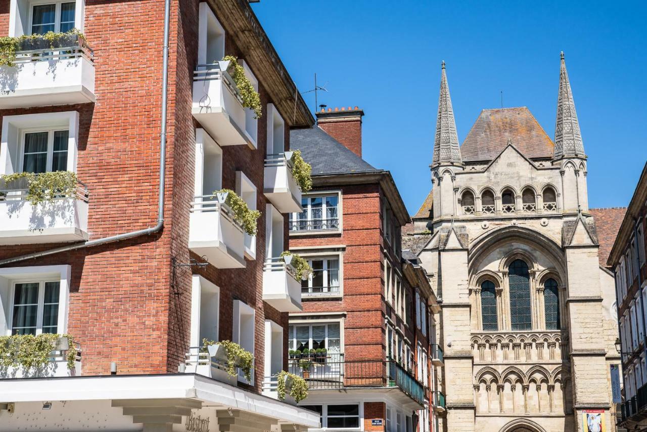 Brit Hotel Privilege Lisieux - La Villa Des Arts Екстер'єр фото