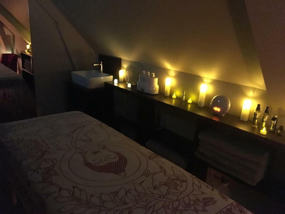 Brit Hotel Privilege Lisieux - La Villa Des Arts Екстер'єр фото